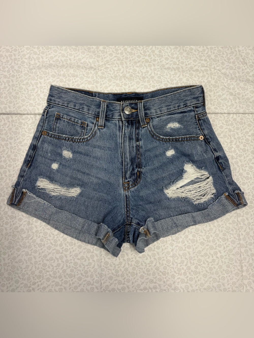 Vintage Y2K Aéropostale Women's Blue Denim Mom Shorts Size S Button Up Low Rise